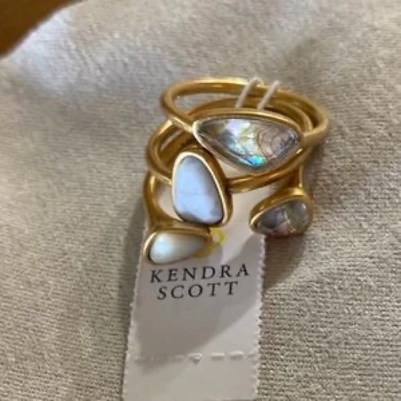 Kendra Scott Ring Set - Picture 7 of 14